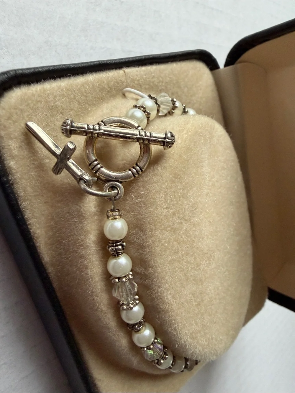Creed Silver and White Pearl Bracelet with Cross Charm and Iridescent Beads